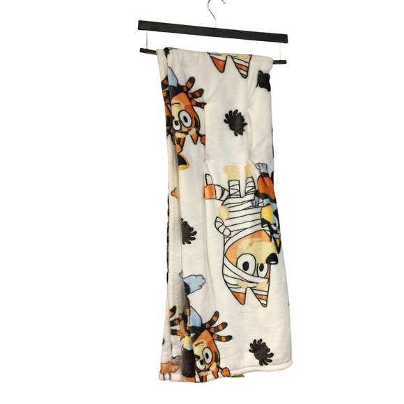 Bluey Family Halloween Plush Throw 50" x 70" Mummy Pirate Spider - Picture 3 of 3